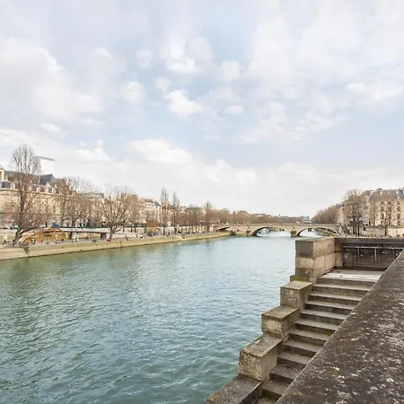 Cozy -2br-6p- Cathedrale De Notre-dame Apartment Paris
